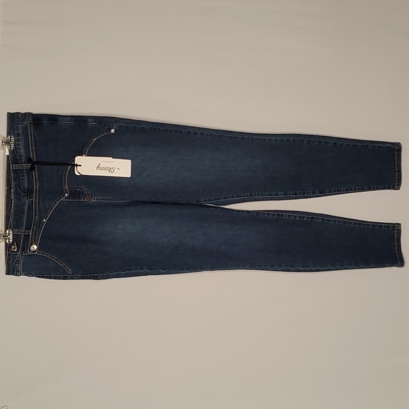 Fashion to Figure High Rise Cross-over Skinny Jeans - Picture 2 of 11